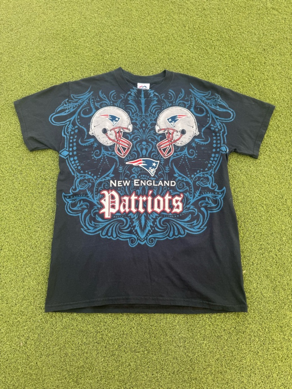 VINTAGE 2000s VTG MAJESTIC FRONT AOP ALL OVER PRINT NEW ENGLAND PATRIOTS TEE